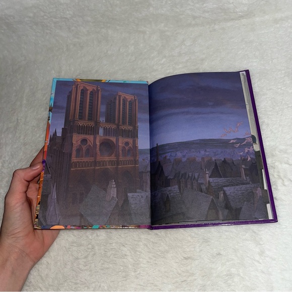 Disney 1996 The Hunchback of Notre Dame hardback book - Picture 5 of 11